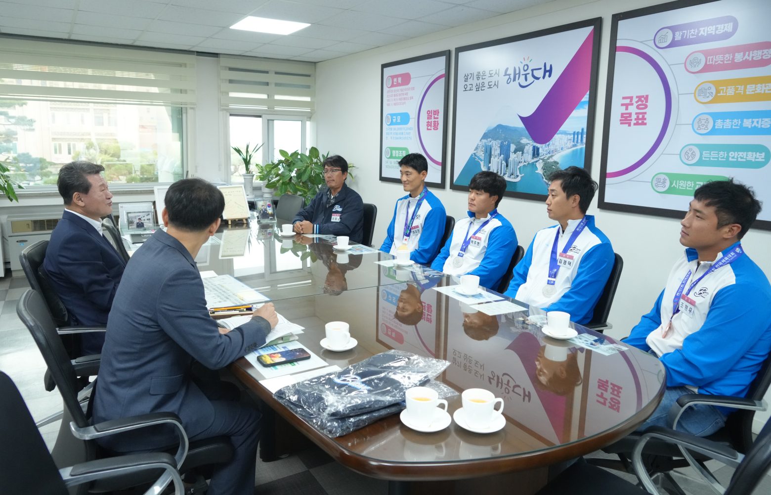261028-해운대구청 요트팀 '아시안게임 ·전국체전 우수성적 축하' 접견